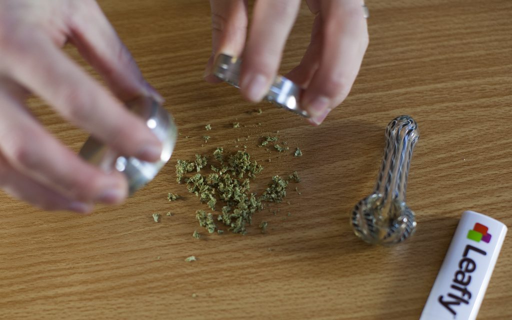 How To Pack And Smoke A Bowl Of Cannabis Leafly