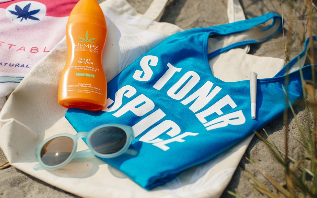 10 Ultimate Marijuana Essentials for a Summer Cannabis Beach Bag | Leafly