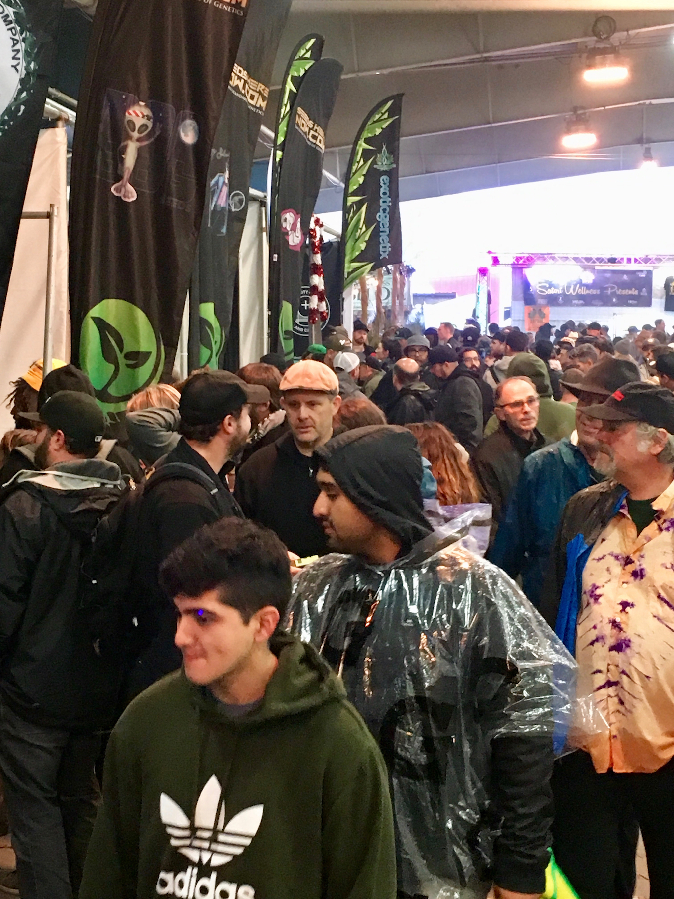 Thousands of growers scooped up millions of dollars in cannabis seeds at the world’s largest genetic bazaar. (David Downs/Leafly)