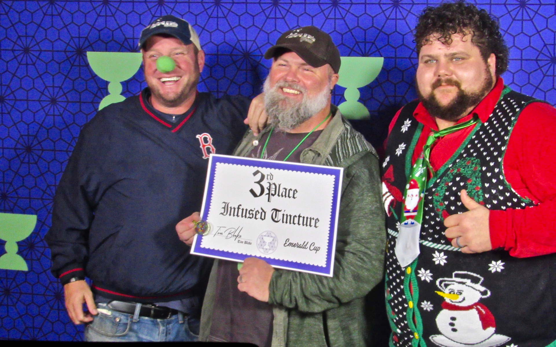 Third place tincture winners Humboldt Apothecary celebrate a win. (David Downs/Leafly)